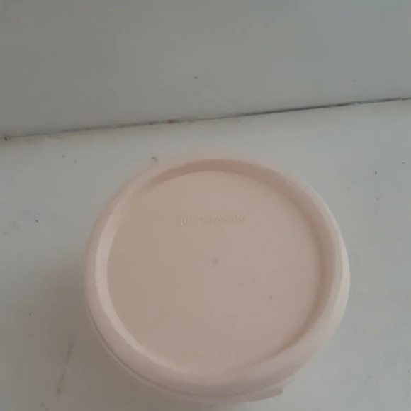 Tupperware lot of 4 used, Pitcher, condiment caddy, snacks tray - Picture 7 of 11